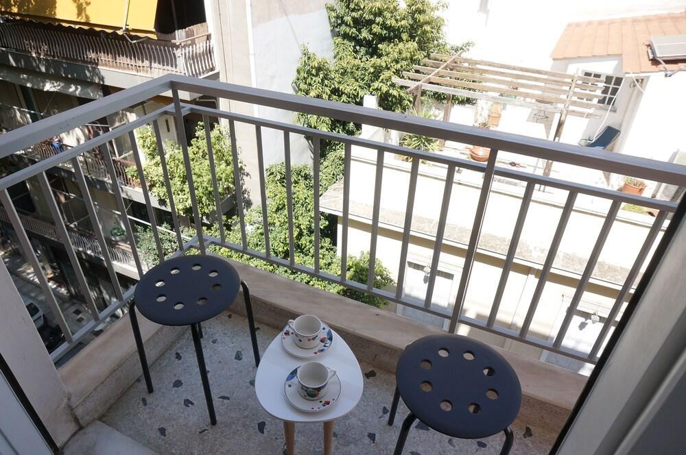The Belgian Connection In Koukaki Atenas Exterior foto